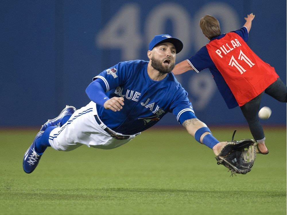 DavidM_TD's tweet photo. Blue Jay Day at #TEAMAPLVU. Looks like our MCS is giving Kevin Pillar a run for his money! @AndrewP_TD @ryanvuyk_TD @TD_Canada https://t.co/aFrunsERPg