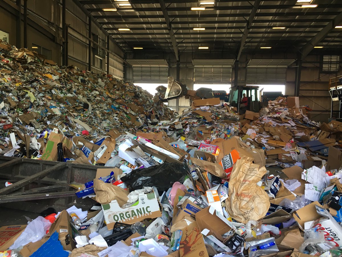 KBSX915's tweet image. People in Boise are re-learning how to recycle under the city's new orange bag program. What global problem is this trying to solve? Find out: bit.ly/2Gz1zOU