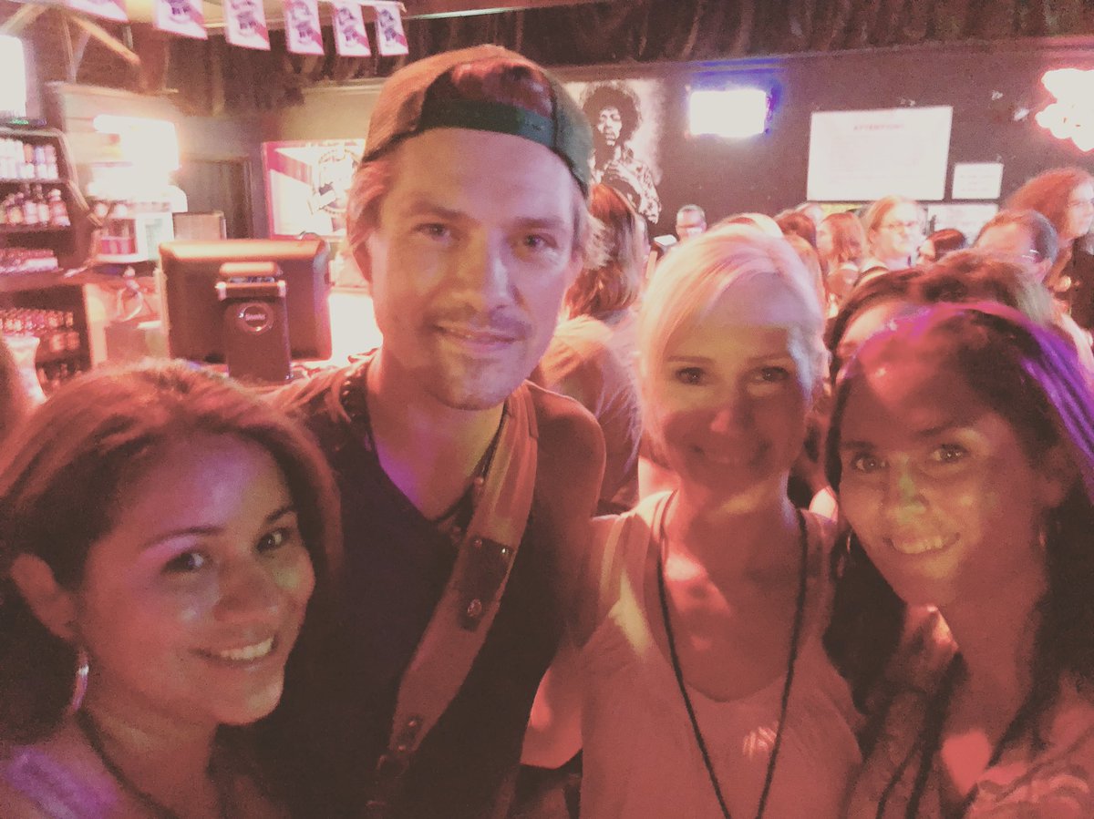 BarbaraAllin's tweet photo. 🙃 #Hday2018 #Hanson #TheHansonProject #Fanfare #TheFanson14 https://t.co/fVxAqVUGWc