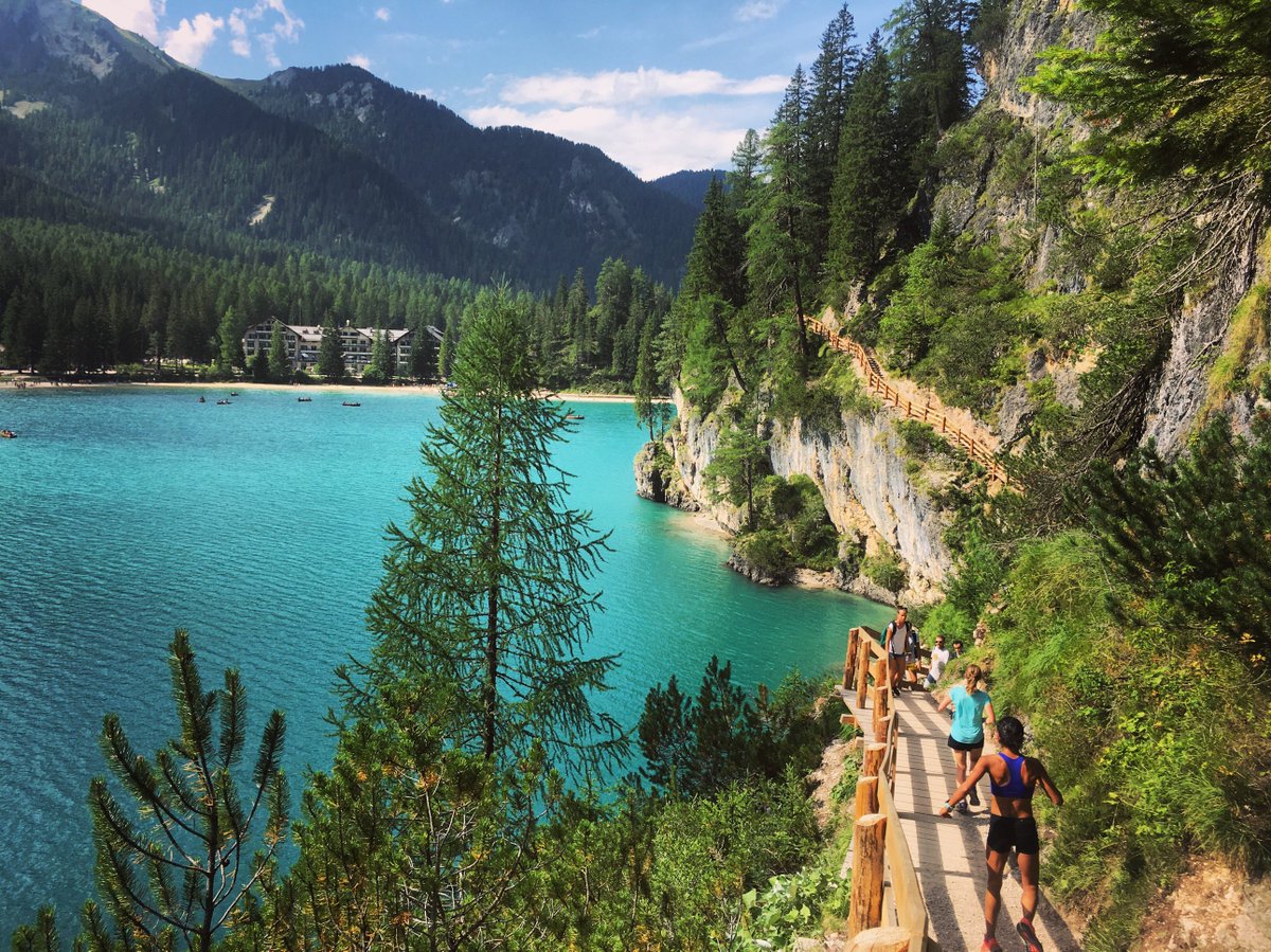 What's it like to run #huttohut in the #dolomites on a #runcation? Check out a sample itinerary here: runcation.org/retreat-dolomi…
#runcationtravel #cortina #runningretreat #runningadventure #runcationtravel