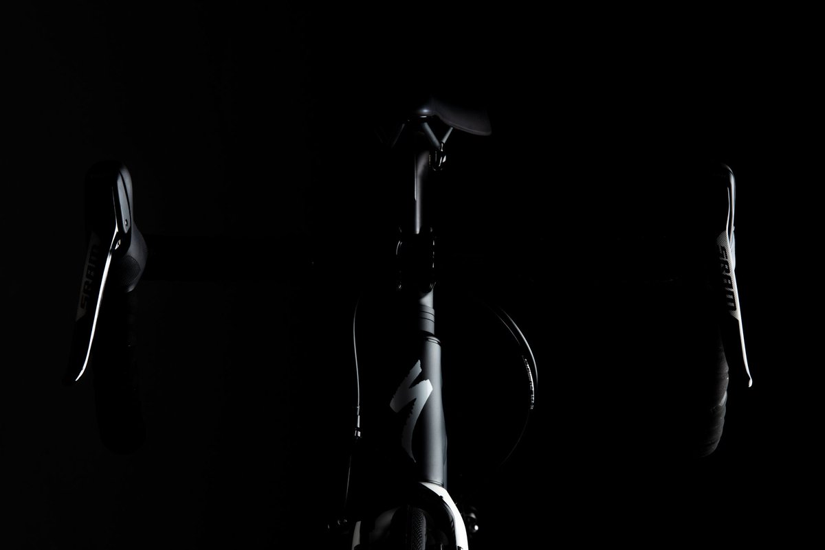 Argazkilaria mundu guztiak bizikleta bat ikusten duen lekuan piztia bat ikusteko superboterea duen indibiduoa da. <a href="/iamspecialized/">Specialized Bicycles</a>