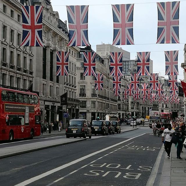 London summer strolling 🕶
#regentstreet #flags #royalwedding #Dingding ift.tt/2LeqRVW