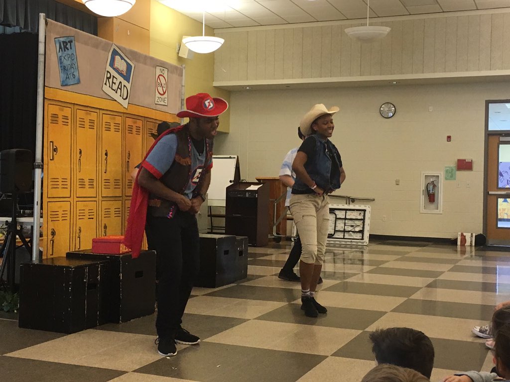 Awesome anti-bullying performance from <a href="/WalnutStTheatre/">Walnut Street Theatre</a> The students loved it! 😊 🎭