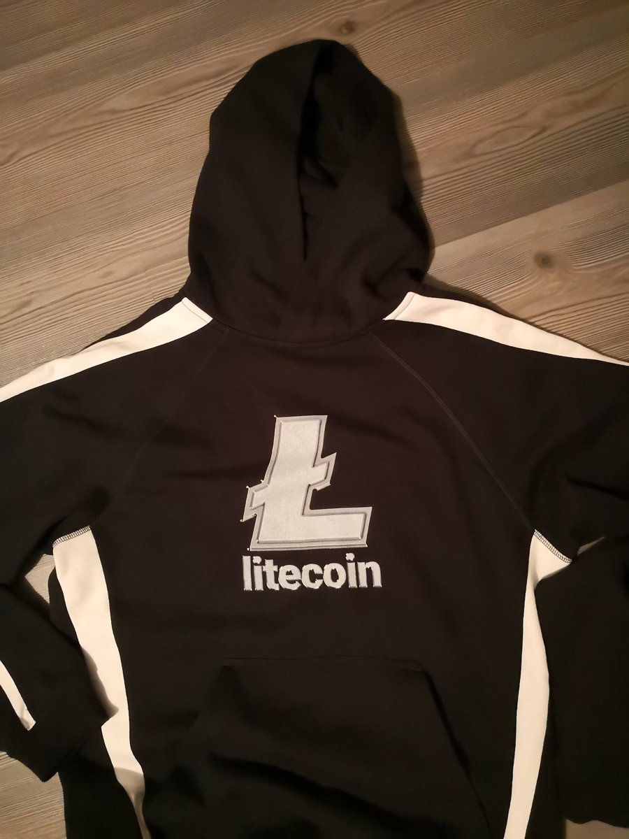 InterestedInCr1's tweet photo. #CryptoBantam thanks for the new hoodie!!! Love it. And of course once again I did #PayWithLitecoin https://t.co/PDlfjeYAdL