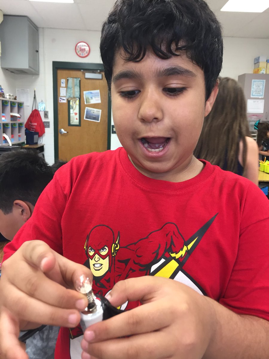 FriedrichTeach's tweet photo. Let there be light! Students persevered and lit a bulb using only a battery, a wire, and duct tape. #SteubingInspired #NISDinspired https://t.co/SxSPt9yLAh