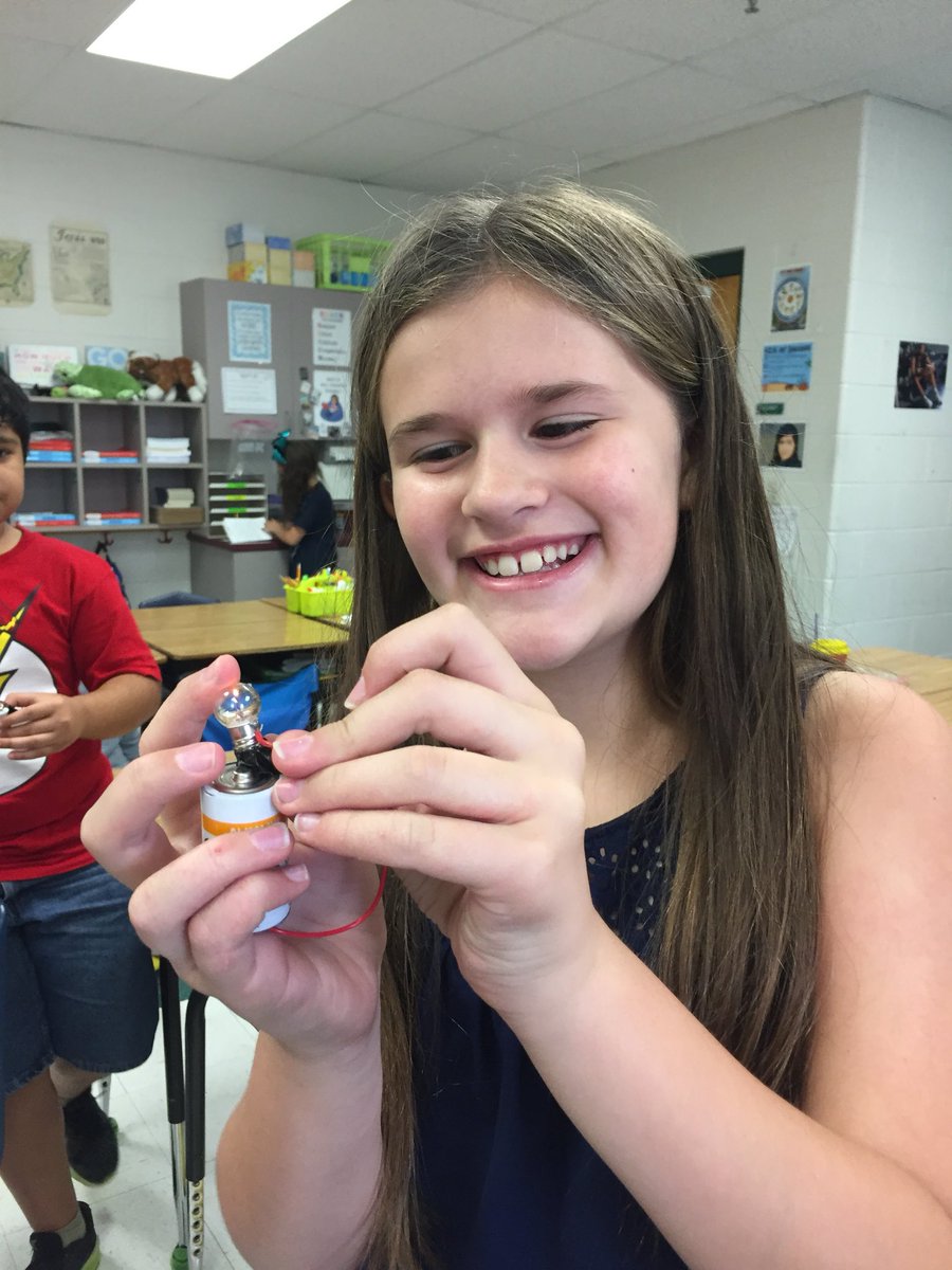 FriedrichTeach's tweet photo. Let there be light! Students persevered and lit a bulb using only a battery, a wire, and duct tape. #SteubingInspired #NISDinspired https://t.co/SxSPt9yLAh