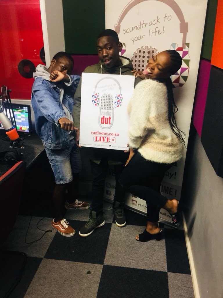 minniemhlongo_'s tweet photo. Tonight was a good show ✨. We at it again next week Friday same time 🤾🏼‍♂️. 17:00-19:00 with #partywithradiodut 🙌🏻. https://t.co/YGsLyoDkAr