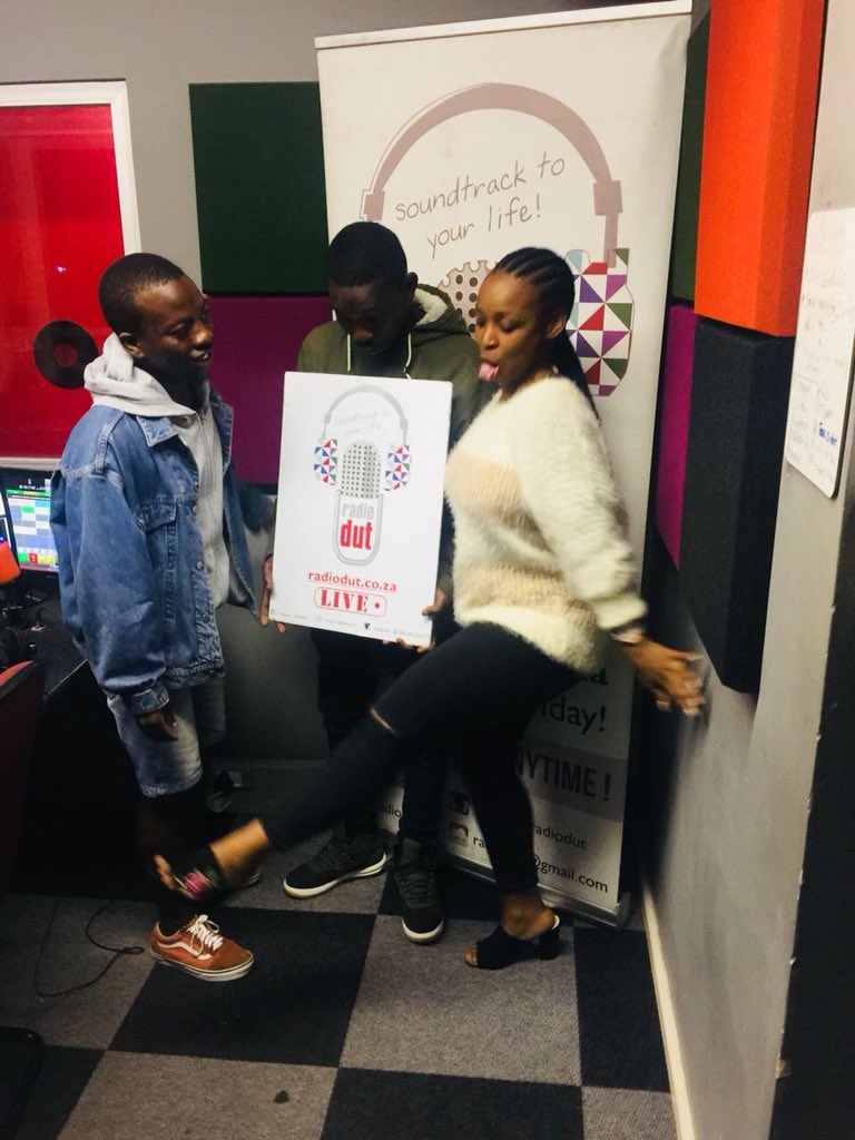 minniemhlongo_'s tweet photo. Tonight was a good show ✨. We at it again next week Friday same time 🤾🏼‍♂️. 17:00-19:00 with #partywithradiodut 🙌🏻. https://t.co/YGsLyoDkAr