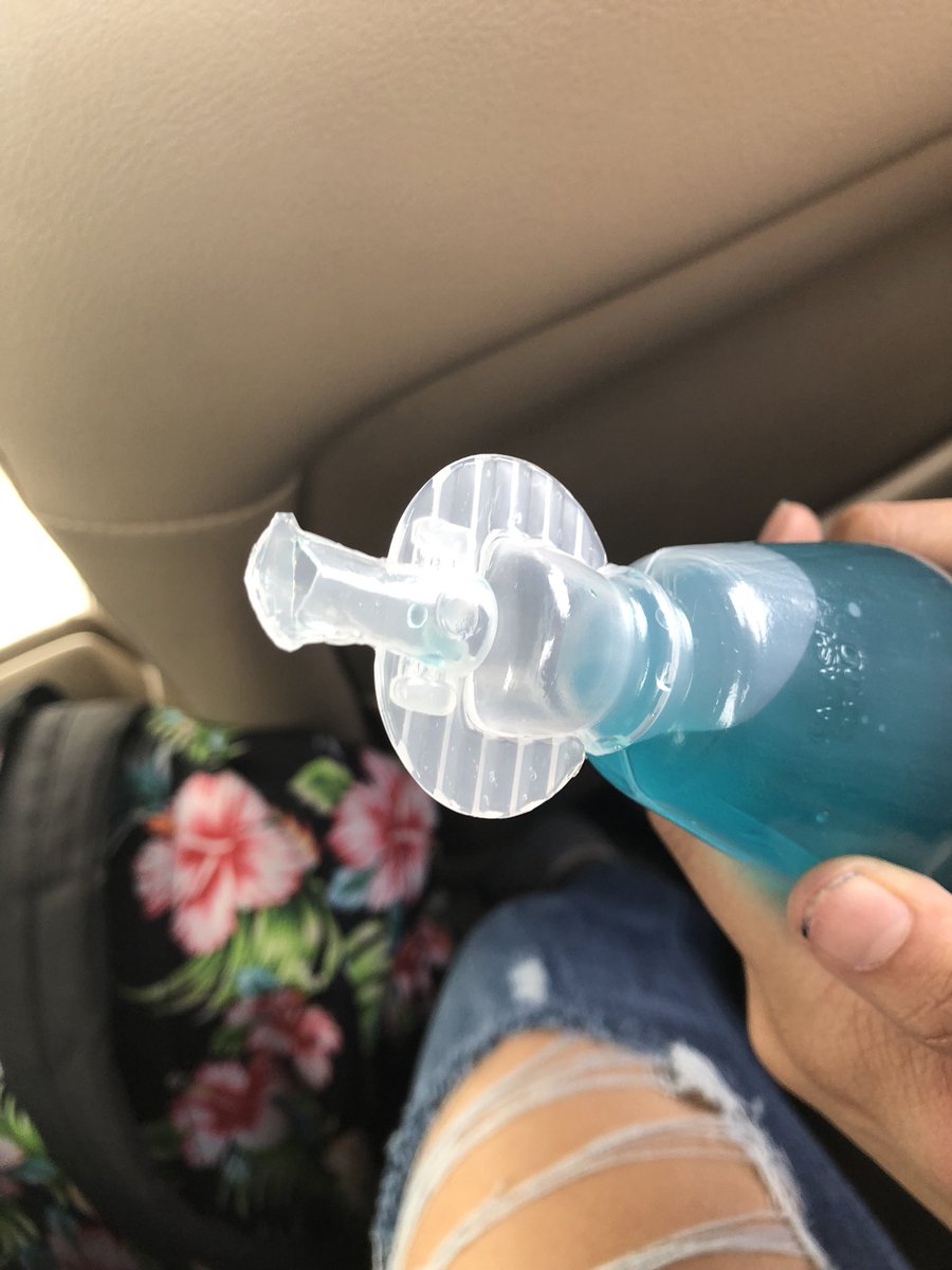 linaslyfe's tweet photo. woahhh the lid on these drinks are straws 😂😂 https://t.co/fWgOjJfyVe