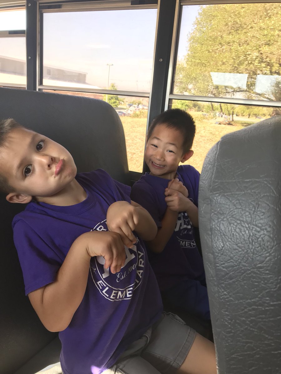 lauraRWalls's tweet photo. Silliness on silliness😅 #theyrefun https://t.co/v0ML6nlkdt