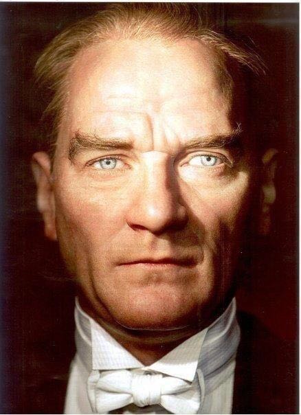 19 Mayıs 1919 "İşte benim doğum tarihim."

Ad günün kutlu olsun sarı saçlım, mavi gözlüm!

#19Mayıs1919