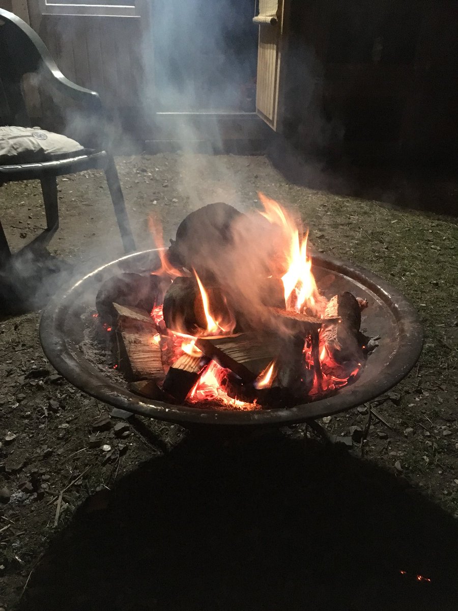 CardiffMetOSHW's tweet photo. An evening of CPD. Refreshing my memory of the fire triangle. Oxygen, fuel and ignition source. #alwayslearning https://t.co/SxRUlUKTub
