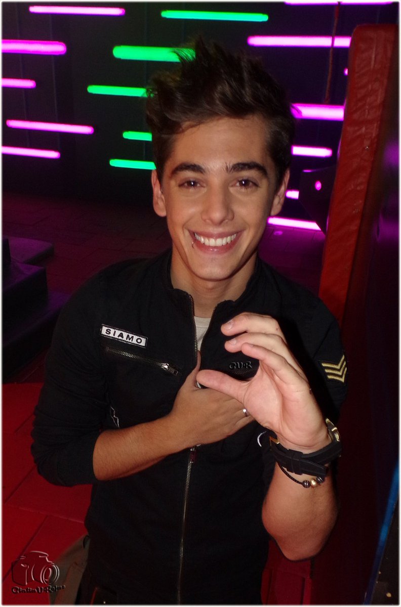CintiaVRojas's tweet photo. #CombateSabado12 #4Años @sergiocelli =) https://t.co/aLegwMtSkj