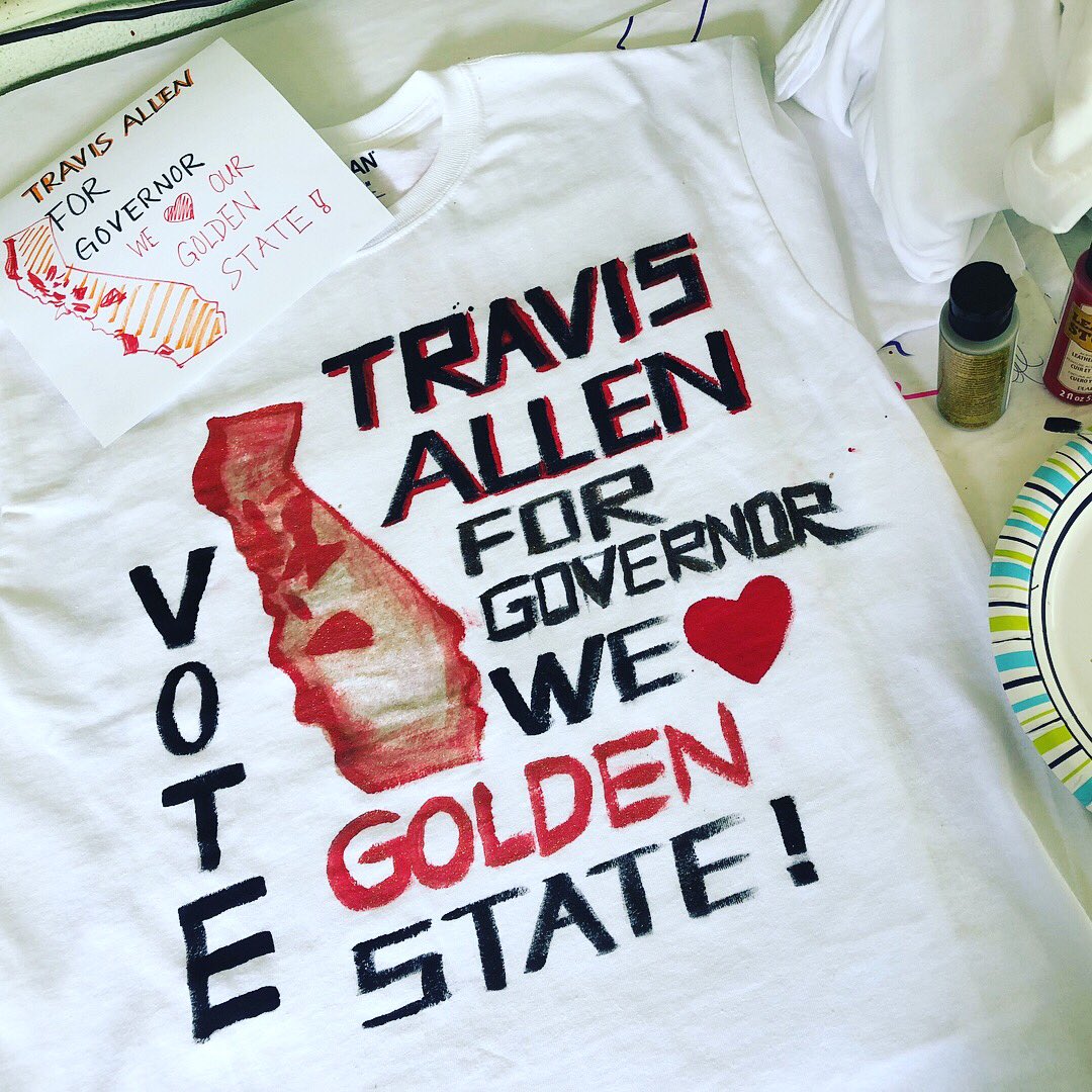 zuzu2007's tweet photo. We love our golden State❤️ We need more red！#redwaverising2018 #Kidsfortravisallen 
#tackbackCalifornia
#TravisAllen4CAGovernor #OptOutOfSanctuary #ChineseforTravisAllen
@jointravisallen @travisallenvolunteers https://t.co/RKnxQCr6Gh