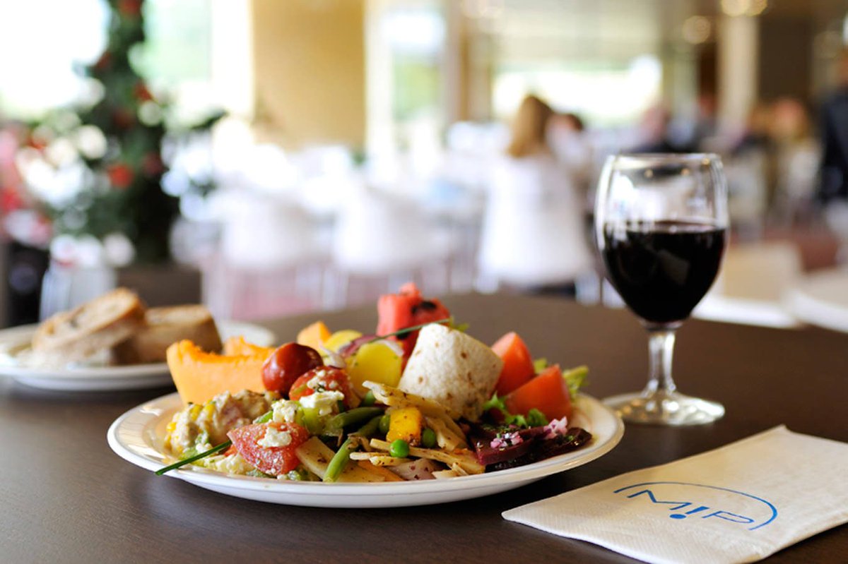 CDGToronto's tweet photo. What is you favourite restaurant in the GTA? #Toronto #foodie #yum https://t.co/FdR2QzYrfl