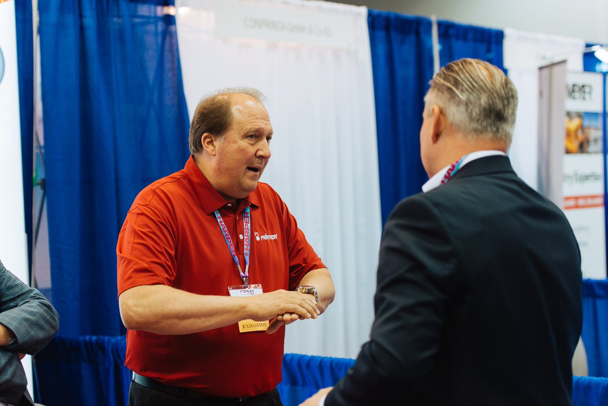 Printron's tweet photo. @GeoffRoznak of Great Northern Corporation. @AndreGoepfert of #Goepfert. @JackFulton77 and @stevbarry of Printron. At #infoflex2018 #corrugated #FTA https://t.co/ufmu2Iz9UI