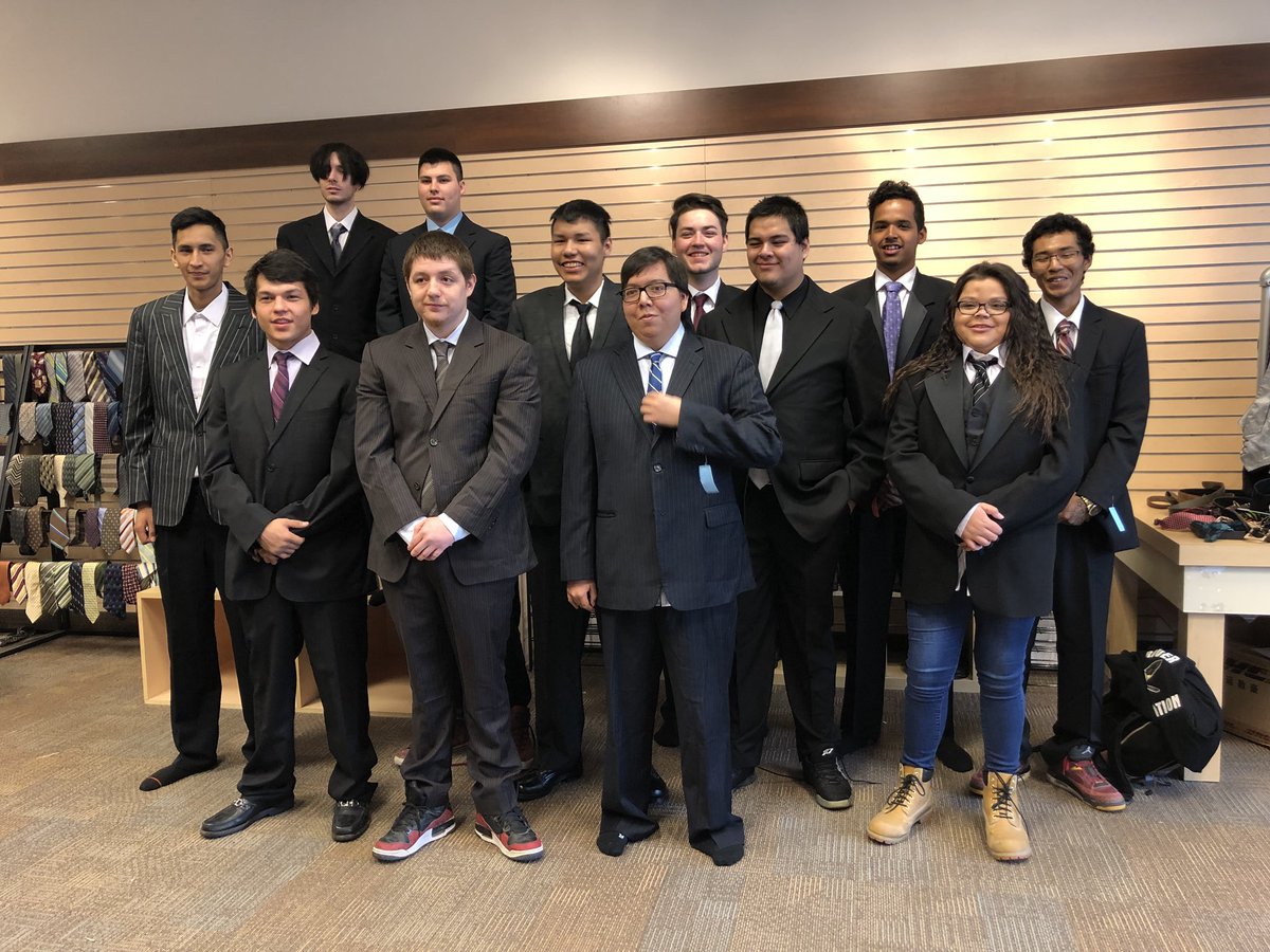 lil_vera8's tweet photo. Looking spiffy!!  #grad #suitup #RBRussell https://t.co/IPFuSOZLaJ