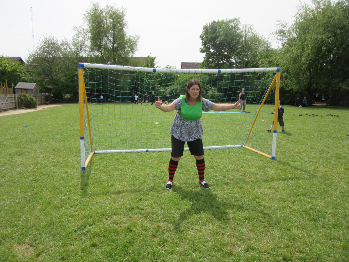 MaryEltonPS's tweet photo. Year 4 thoroughly enjoyed the inter-house football tournament this lunchtime! Thank you to Mrs Meredith for organising. And the winners were ... TRIANGLE! #interhouse #schoollife #funatlunchtime #footballtournament https://t.co/rqiasvNZKF