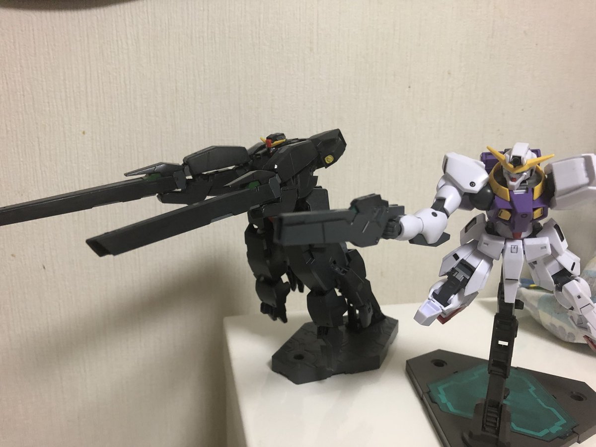 飛狼鬼 ひろき レイ ゾンビライバーlv810 セラヴィーガンダム があればこんな連携攻撃ができる 一度やってみたかったんだよね ラファエルガンダム セラヴィーガンダム2 ガンプラは自由だ ガンプラの画像を貼るとrtされると聞いて ガンプラは