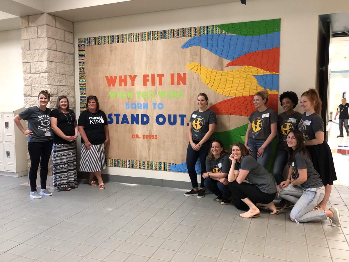 cmac920's tweet image. Collaboration is such a wonderful thing! Thank you so much @Fossil for your hard work on this amazing art piece and working so hard to incorporate the students into the mural! Our community is in LOVE with it! #barronworldfamous #pisdcreatesart