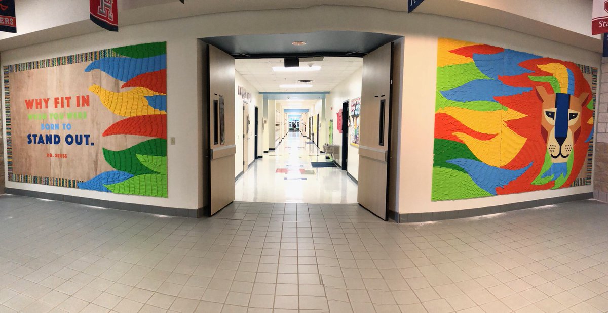 cmac920's tweet image. Collaboration is such a wonderful thing! Thank you so much @Fossil for your hard work on this amazing art piece and working so hard to incorporate the students into the mural! Our community is in LOVE with it! #barronworldfamous #pisdcreatesart