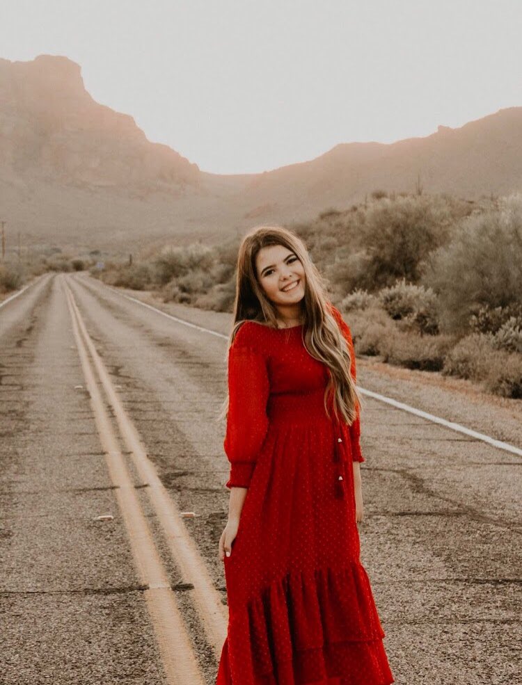 parisgnelson's tweet photo. I THINK I AM GRADUATING NOW!!! so dm me for a very late announcement https://t.co/YW7cn0tfqS