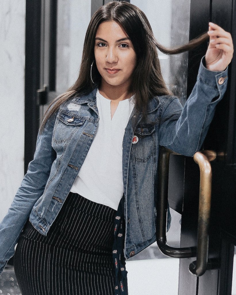 lambdapichi_xi's tweet image. Happy Birthday to our Neo Kerlin Morales H. Caúawalina!! We are so happy to have you as part of our Xi family. You being happiness to each of the Hermanas when you are present. May This day be filled with love and blessings Xi loves you ✨🦋❤️🎂 #LambdaPiChi #XiChapter #HBD