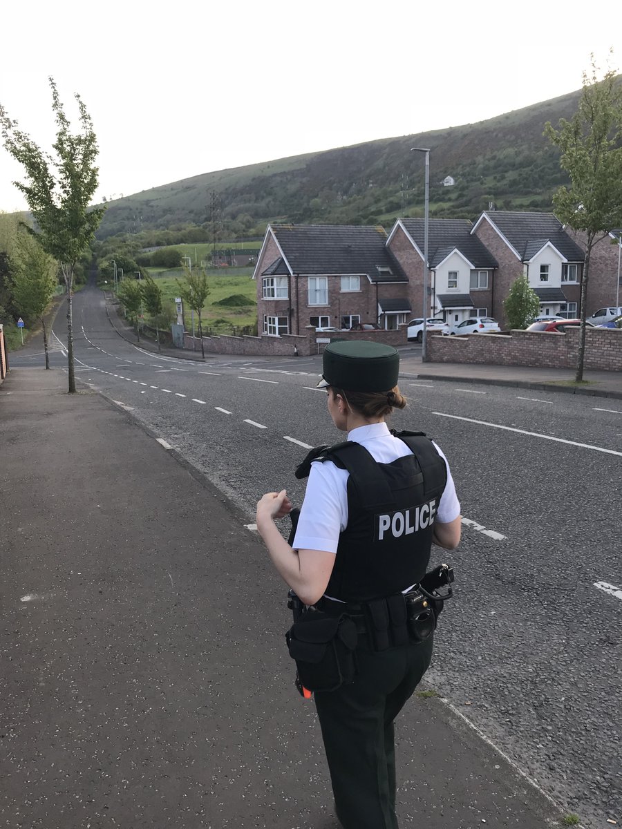 PSNIBelfastN's tweet photo. Court North NPT from Tennent St out on the beat this evening at the interface reassuring local people and preventing ASB #SpringfieldRd #Springmartin #Mackies #NorthumberlandSt covered #outandabout #engage #allQsofar SgtW https://t.co/FuBASLei4Q