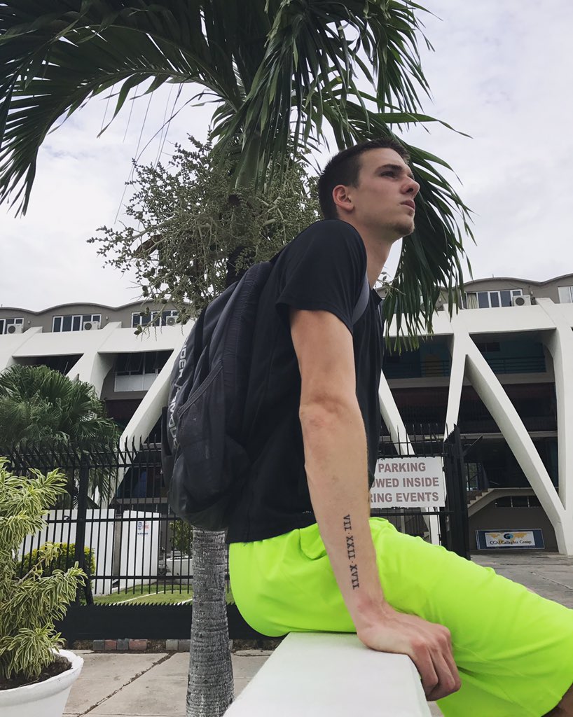 landonkyle21's tweet photo. Getting my mind right for Jamaica World Challenge tomorrow #Jamaica #firsttimepro https://t.co/NEgix1gVa8