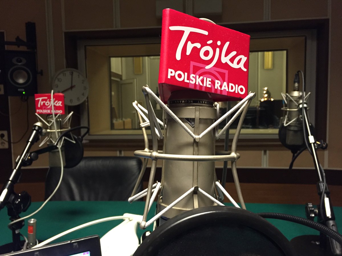HirekWrona's tweet photo. Zapraszam tuż po północy na #PolskiBit na antenie @RadiowaTrojka
Dziś https://t.co/R5Wyx5DKxD.: #FiszEmade #Wini #Sobota #Tragarze #TEDE #Glaca @rasmentalism @OSTRMC #KasiaTontor #SfondSqnksa @djeprom https://t.co/w7v5Cy33aL