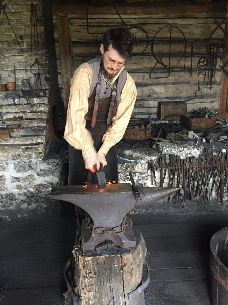 mrs_rfriesen's tweet photo. Today was a GREAT Friday learning at Lower Fort Garry! The boys were very respectful in the governors house 🙂 @BlumenortHSD https://t.co/NhBe4jQfKl