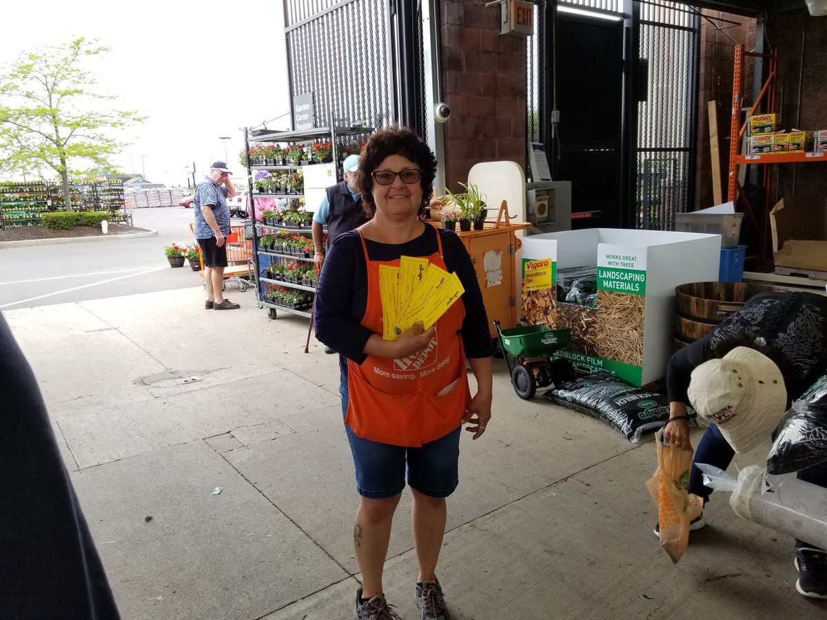 2740sterling's tweet image. Nadine got 4 new consumer cards and 4 chances to win up to 20 homer bucks! @DaxHofmann @OAM_2740 @danyelle_felder @RessieDavis @XKerrigan @SWHR33