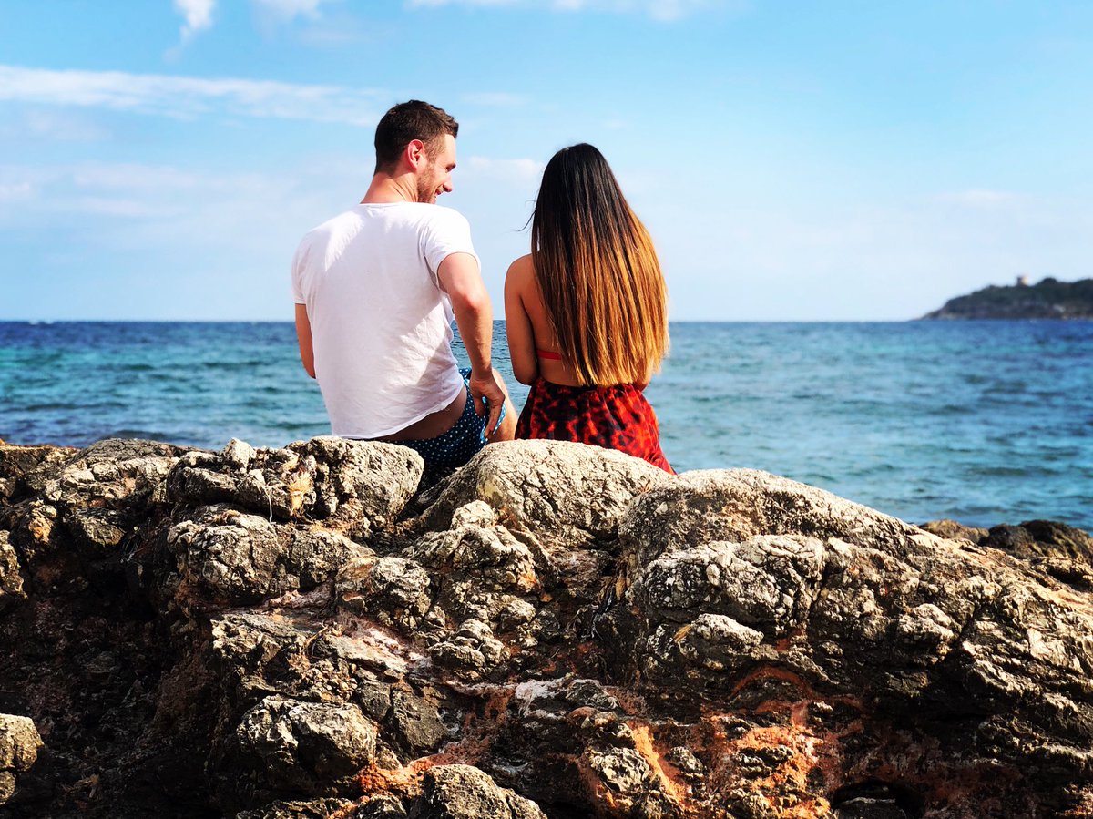 DrAmalinaBakri's tweet photo. Why do we love the sea? It is because it has some potent power to make us think things we like to think. 🇪🇸 #workhardplayharder #beachlife #mallorca #spain #balearicislands☀️🌴❤️ #couplegoals #chillingwithbae #seaview https://t.co/l4bTMKl4VM