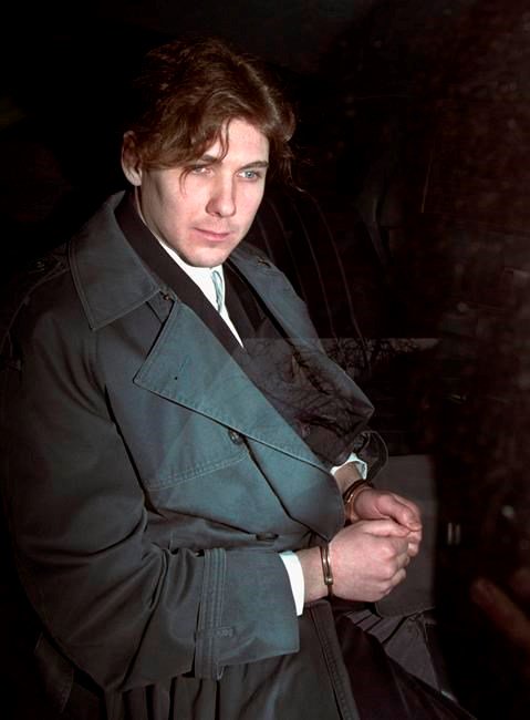 Paul Bernardo to stand trial on weapon possession charge in Napanee  ottawamatters.com/national-news/… https://t.co/i1rlnVeTK1
