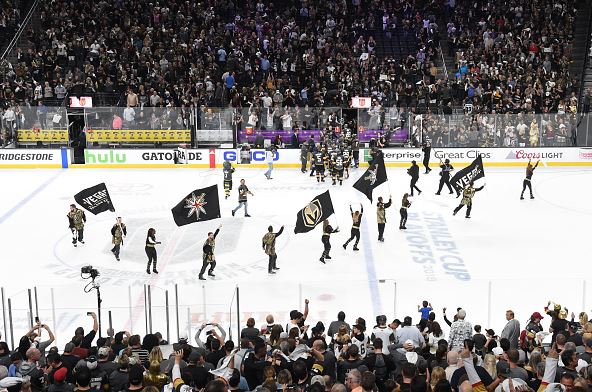 8WeatherNow's tweet photo. Smith’s third-period goal lifts Vegas to 3-2 win over Jets
https://t.co/OKYEKXwLdH
#Sports8 #Hockey #VegasBorn #NHL #KnightUp #8NN https://t.co/Rel31C5HDl