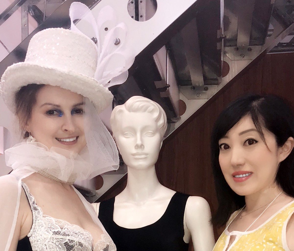 marime_model's tweet photo. あっという間に😅
観に来てくれた方、ありがとう
#グラントイーワンズ
#東京ビックサイト
#ファッションショー
#下着
#beautyworldjapan
#bwj2018 #モデル #外国人モデル #女優 #外国人女優 #スチール #スチールモデル #ファッションモデル #タレント #外国人タレント #芸能人 #麻裡阿 https://t.co/KAvFQtV0CC