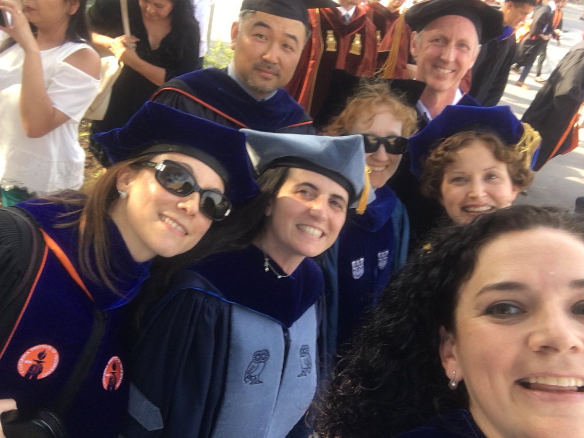 DrSakiyama's tweet image. @UTBiomedical faculty leading the procession from the BME reception to the Erwin Center #CockrellGrad18