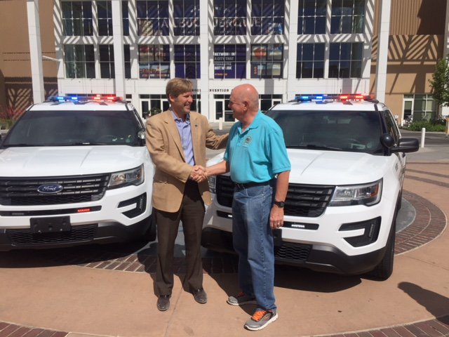 Mayor Keller thanking State Law Makers for obtaining funding to purchase patrol cars for APD.