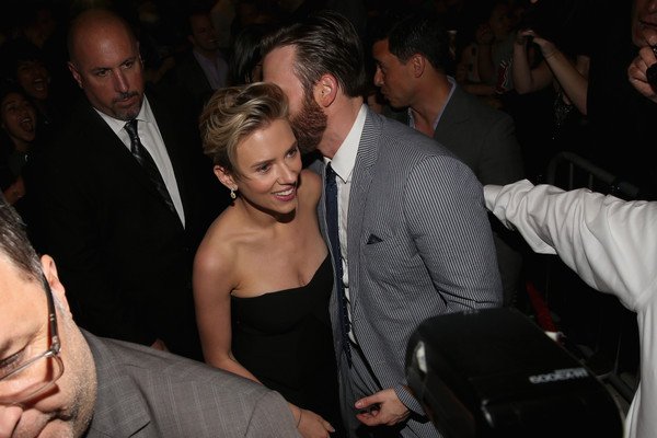 supersuje's tweet photo. IM SO DONE! ๐๐ญThey're so beautiful together OMG #KateLeo #Evansson #Romanogers #ChrisEvans #ScarlettJohansson #LeonardoDiCaprio #KateWinslet -Love was when I loved you, One true time I hold you, In my life we'll always go on- IM CRYIN ๐ญ๐ญ https://t.co/bSAMIf4F5u