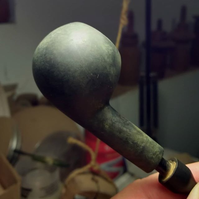 TalbertPipes's tweet photo. Not all stages of a pipe are lovely. First stage contrast foundation on a new Ligne Bretagne Prince. This is not stain, it's a natural briar darkening technique I learned in France. It will give me a black grain contrast that's not alcohol soluble. #lign… https://t.co/KCyWkYFGWB https://t.co/jN03JmK4S7