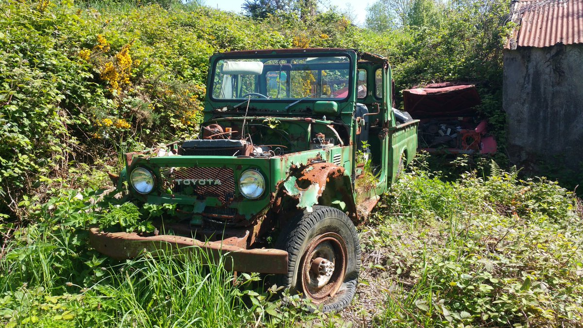 RealfoodKev's tweet photo. The amazing part of selling old @ToyotaMotorCorp #landcruiser #fj45 is the amount of interesting phonecalls and stories from other collectors.
And the fear that instead of finishing with cash I'll end up with another truck
A sickness well worth sharing 😂😂😂
#bj45 #bj70 #GOAT https://t.co/NI1BKqV7Ms