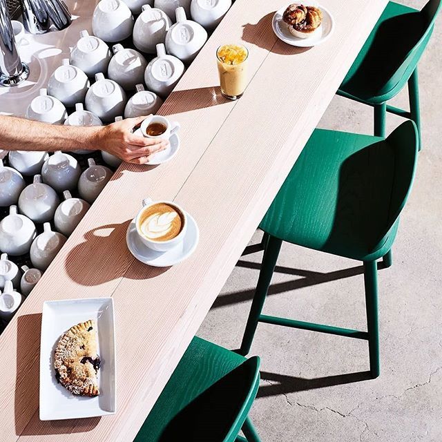 Gray_Magazine's tweet photo. Design isn't the only thing that's good about Portland's @virtuous_pie, which serves up vegan slices. Designed by @brightdesignlab. Photo: @localhaven.β
.β
#graymagazine #virtuouspie #pizza #vegan #portlanddesign #brightdesignlab #muuto #friday https://t.co/7JVqdsT7j6 https://t.co/09LFApgDp5