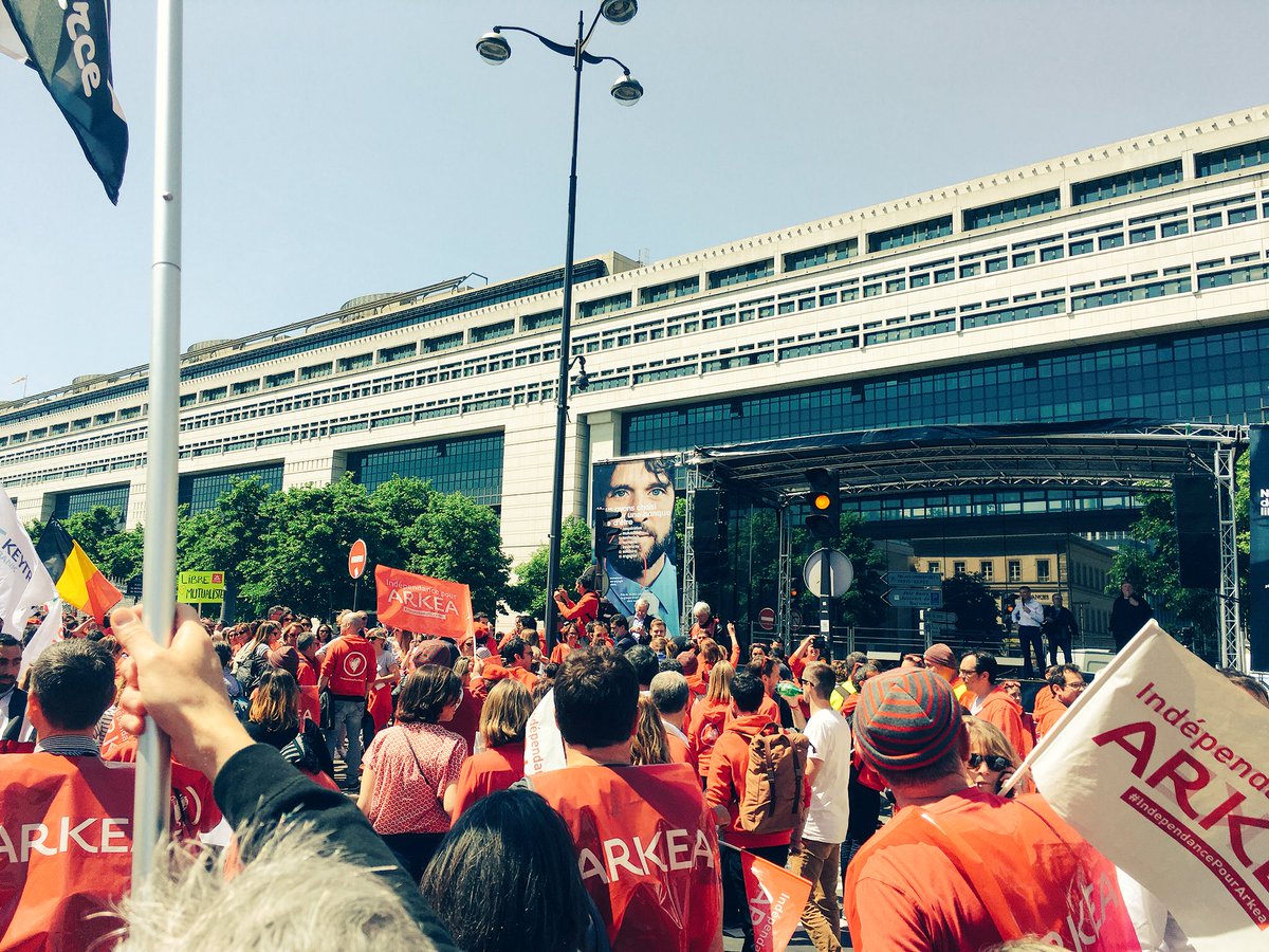 . <a href="/avis_de_tempete/">Avis de tempête ❤️💪</a> ! La vague rouge a secoué le paquebot 🌊🌊🌊. #Arkea17avril #ArkeaIndependance