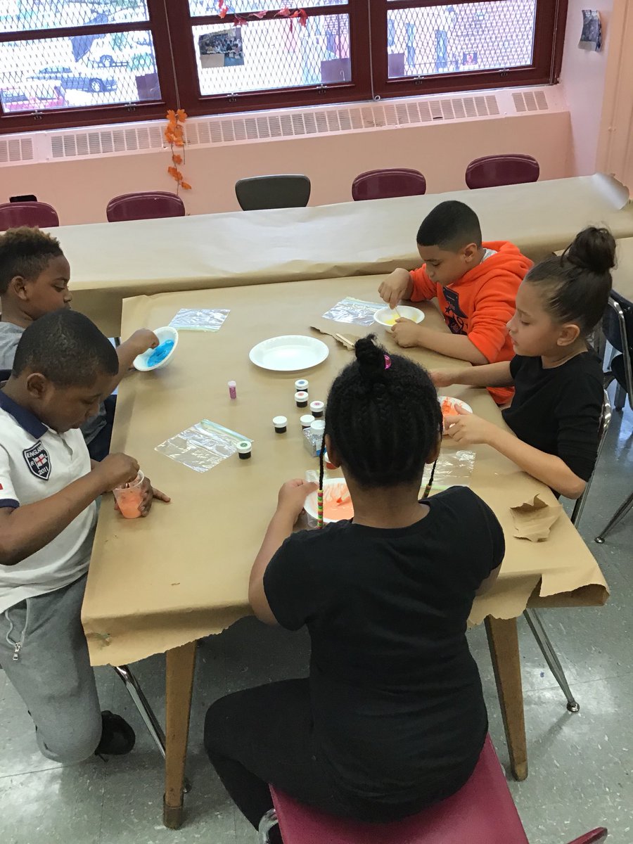 PWheatley_328's tweet photo. Slime Making Party ππ½
Shout out to our winter slump students and 5th grade for completing their attendance challenge. What a fun, creative and sticky time for our students and of course our CIS team. #IAM328 #Slime #SlimeParty #NYCDOE #CIS #counselinginschools #D19 https://t.co/yLminTHR57