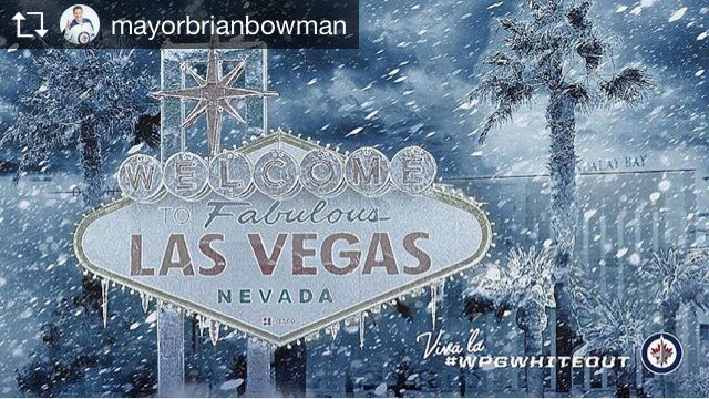 SusanAmatuzio's tweet photo. Go Jets! @GoJetsGo
#whiteout (Photo Credit: @nhljets) @MayorBowman #BizMediaMarketing @SusanAmatuzio #evolvedworld https://t.co/VuODg7MavH
