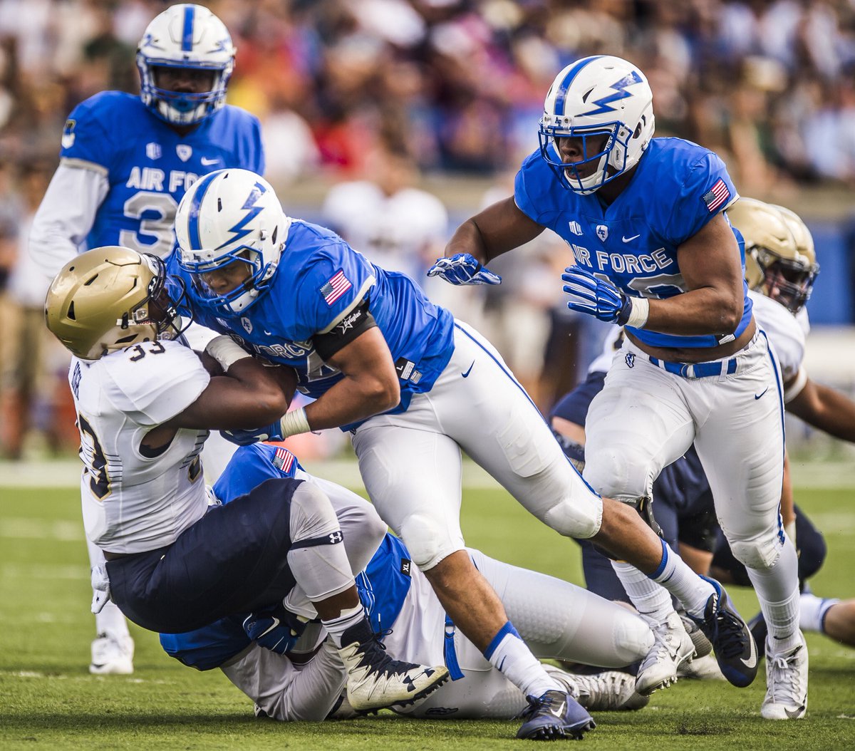 NasRashid3423's tweet photo. Blessed to receive another offer from Air Force 🏳️ Thank you @CoachWeikert52 ❕#GodsPlan #H4Dev #GoFalcons 💯 https://t.co/wCHubKiFjT