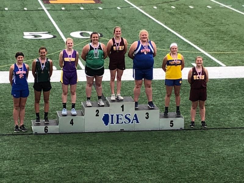 ShapeYOUNGminds's tweet photo. Chloe Geijer takes state first place in the girls 8th grade girls discuss. Jamie Sierocki takes 7th place! #hcfsd157c #hctigersfsd157c https://t.co/VPdjDBqhvZ