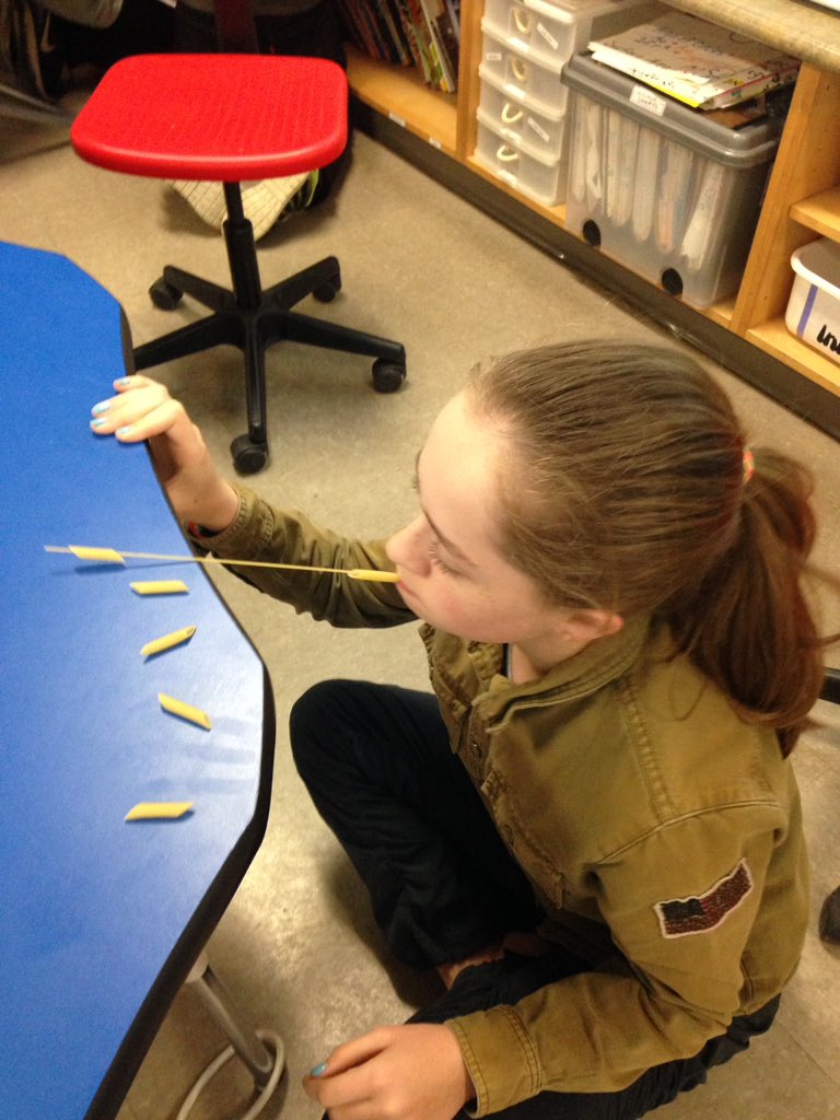 LDubsGatestone's tweet image. Friday Five: Noodling Around! #colourchallenge #class78