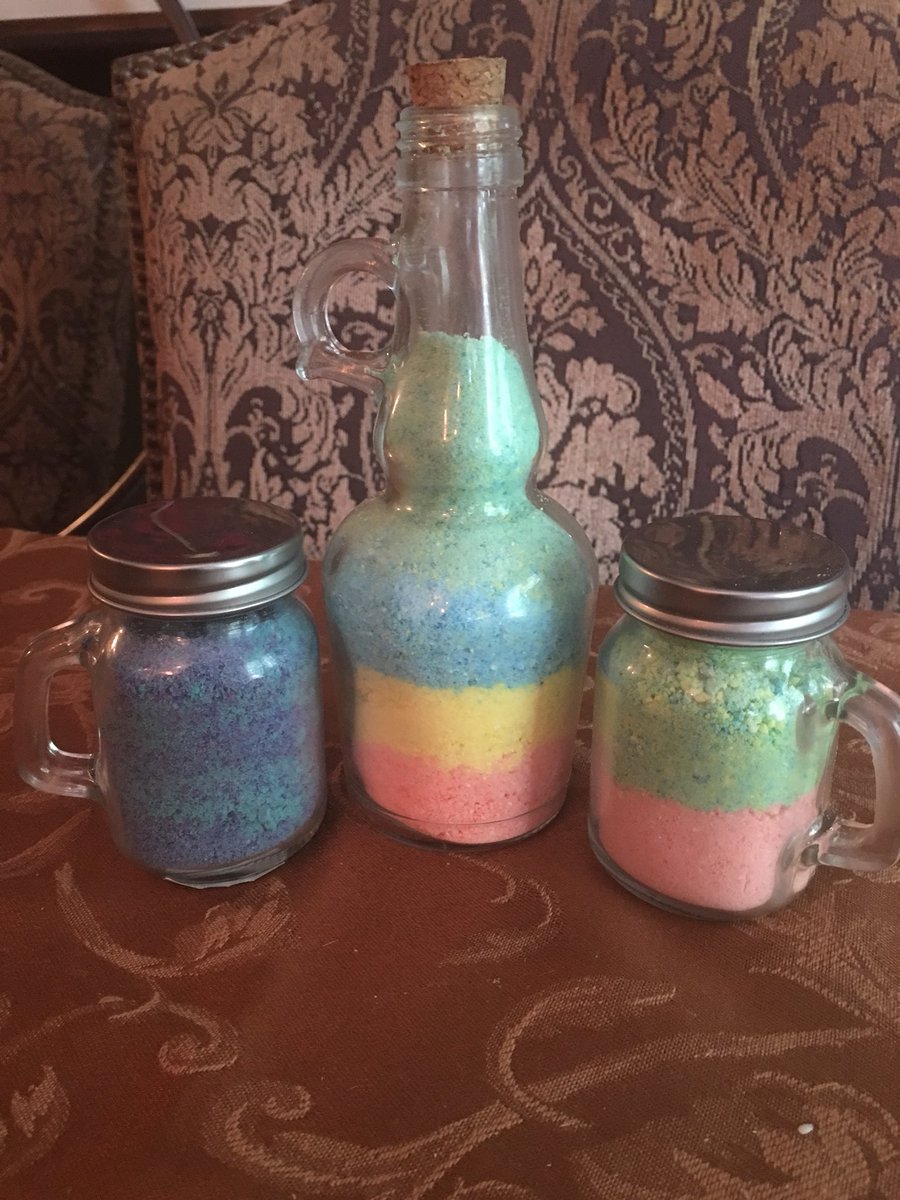 I love these glass jars I found!! I’m having way too much fun with this stuff lol the blue/purple is Love Spell bath fizz and the other two are Sunsweet Kiwi #bathfizz #homemade #BeccasBathAndBeauty