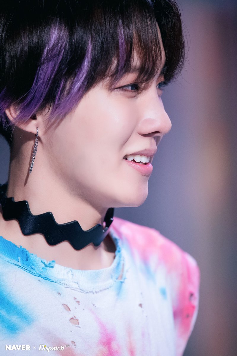 HopeSmiling0218's tweet photo. 오빠에게 빠졌어요💜💜💜💜💜💜💜 #제이홉 #iVoteBTSBBMAs https://t.co/LrZj2rqZRm